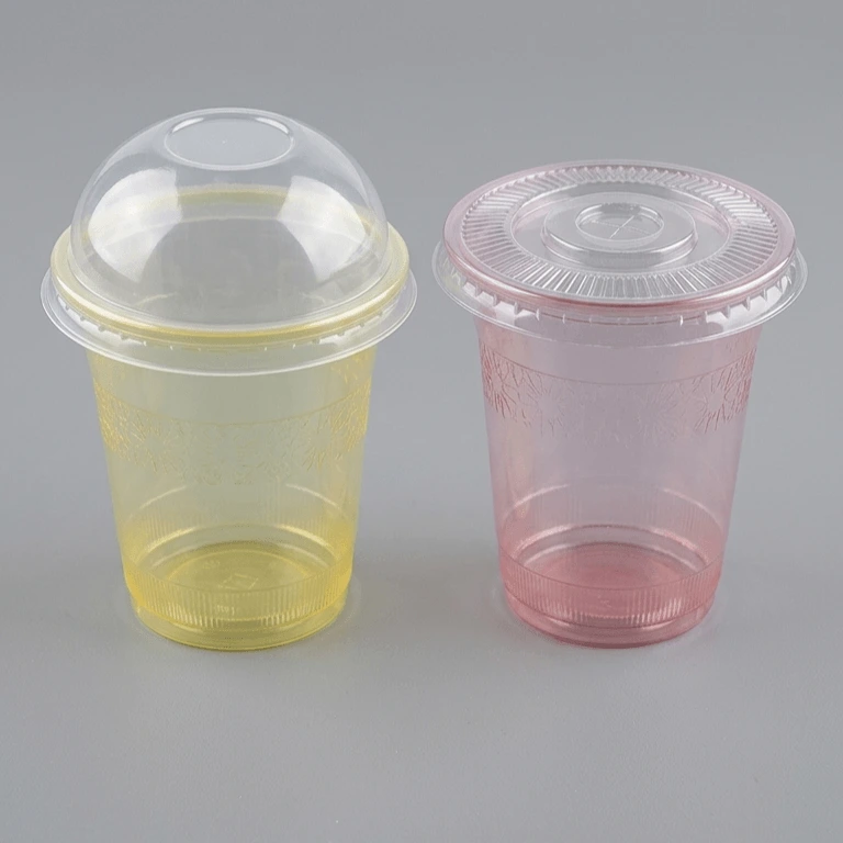 اكواب شفافة ملونة بغطاء (مسطح - قبة) 7 oz